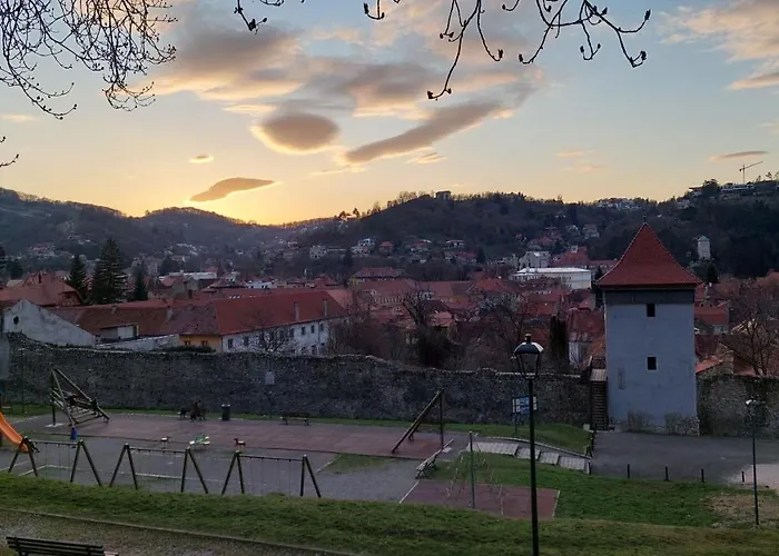 Sunrise Cerbului ( Brasov Old Center)